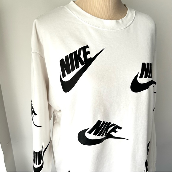 Nike Tops - 🌷Nike Women’s White Sweatshirt with Black Lettering. Size: Medium